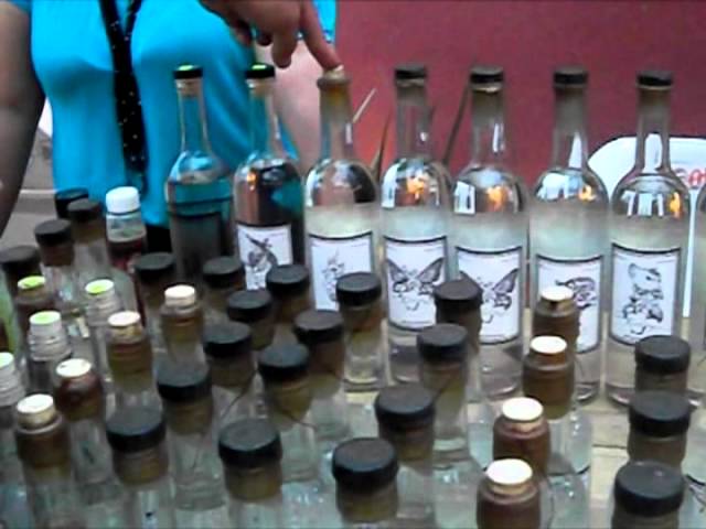 Cata de mezcales premium en una mezcalería exclusiva de Ciudad de México
