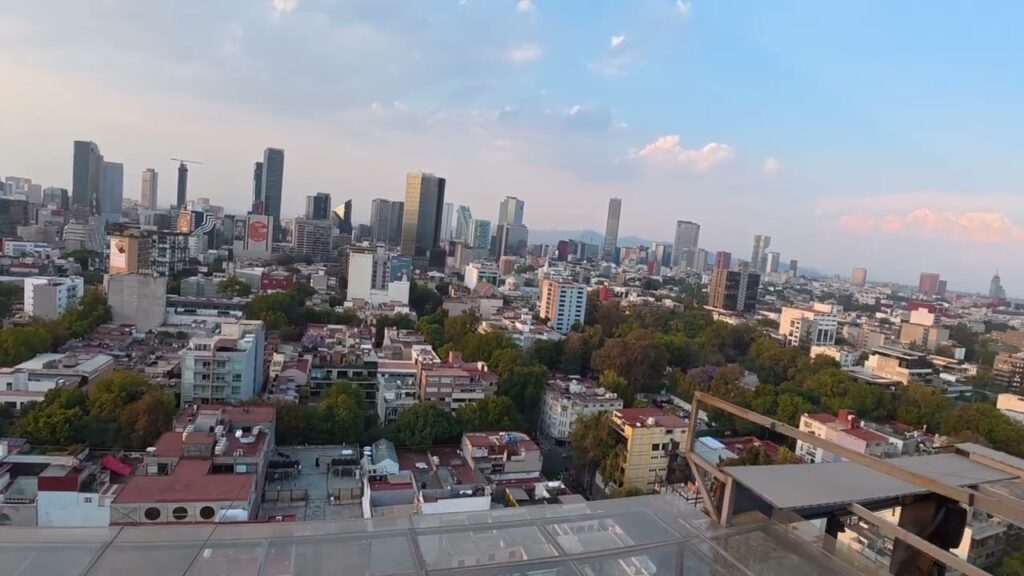 Visita a un rooftop bar con vistas panorámicas de Ciudad de México